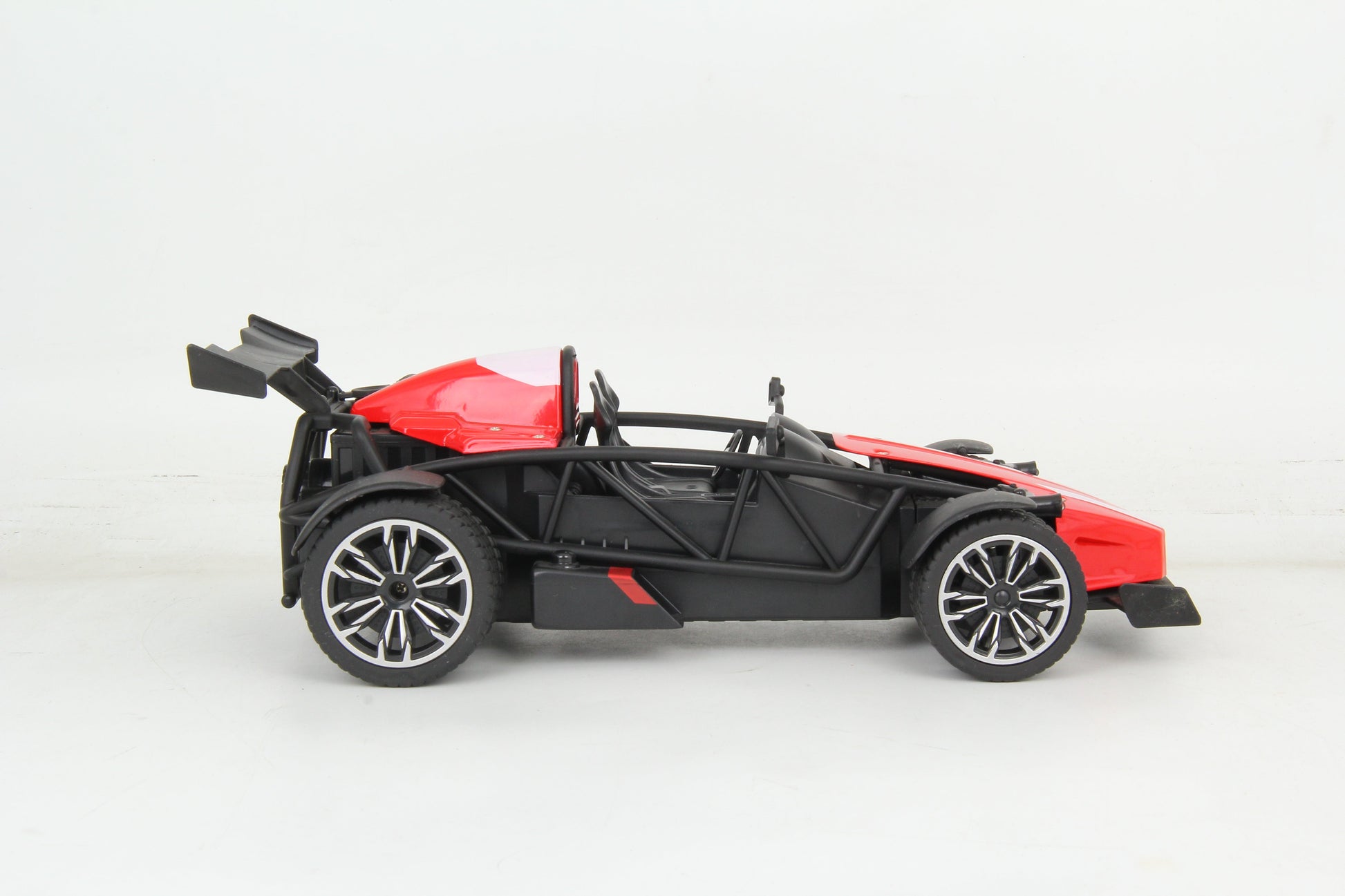 Playzu By Sluban Die-Cast Spray R/C Car || 6years to 8years - Toys4All.in